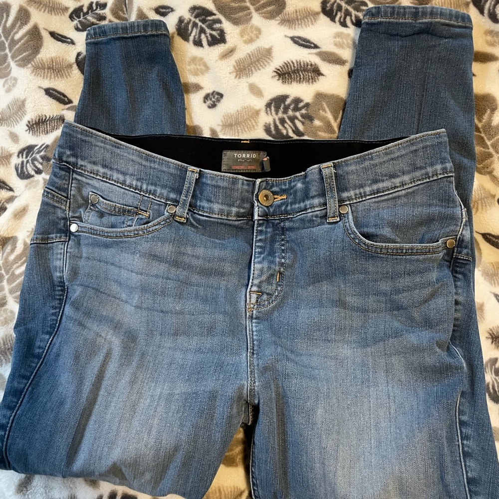 Torrid bombshell skinny jeans